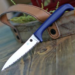 Spyderco Counter Puppy K20SPR, 3.46" 7Cr17 Serrated Blade, Purple Handle